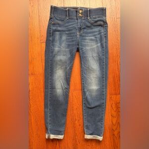 [Apt. 9] Women’s Size 8 Capri Mid Rise Tummy Control Jeans Flaw On Button